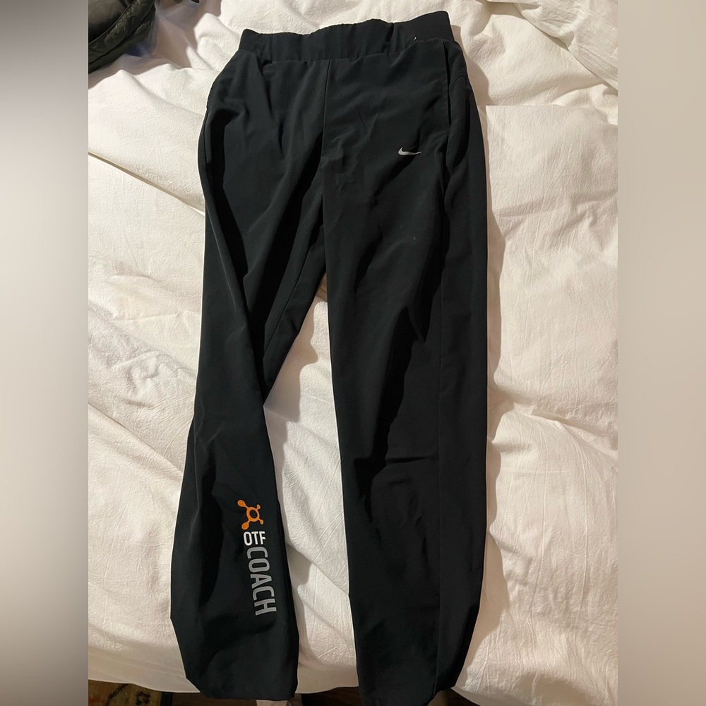 OTF coach size small joggers